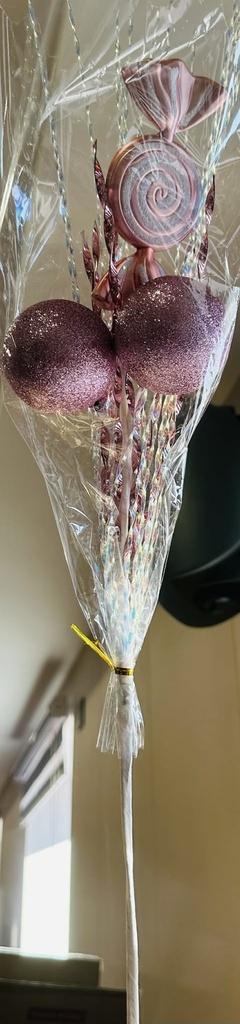 Урт иштэй шинэ жилийн чимэглэл ягаан чихэр бөмбөлөгтэй LRS002