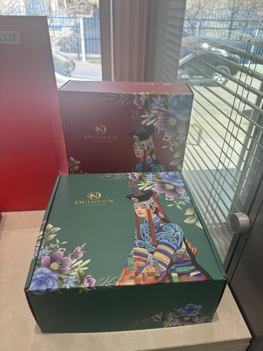 [12060035] Дөлгөөн бэлгийн дөрвөлжин хайрцаг